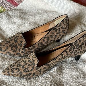 Sofft leopard print kitten heels 6.5 EUC